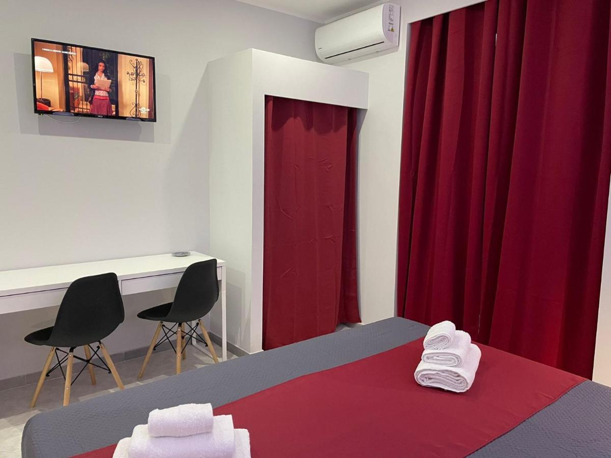 Pacini 88 Rooms And Apartment Catania Centro Kültér fotó