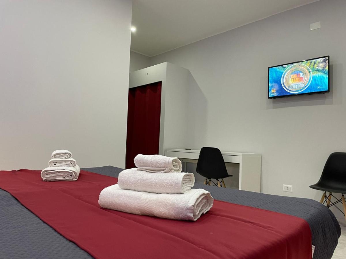 Pacini 88 Rooms And Apartment Catania Centro Kültér fotó