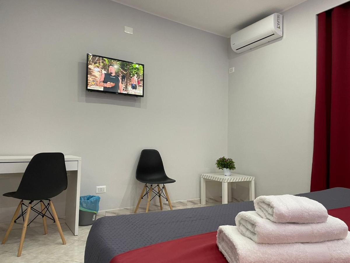 Pacini 88 Rooms And Apartment Catania Centro Kültér fotó