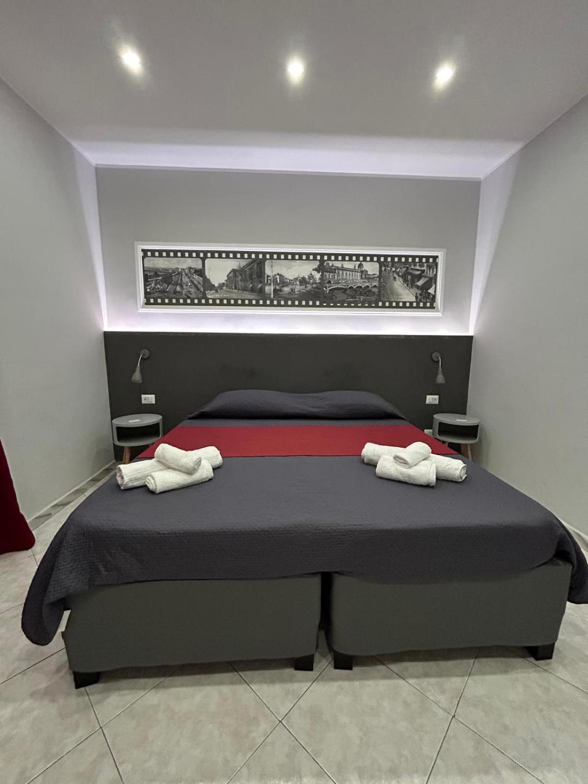Pacini 88 Rooms And Apartment Catania Centro Kültér fotó