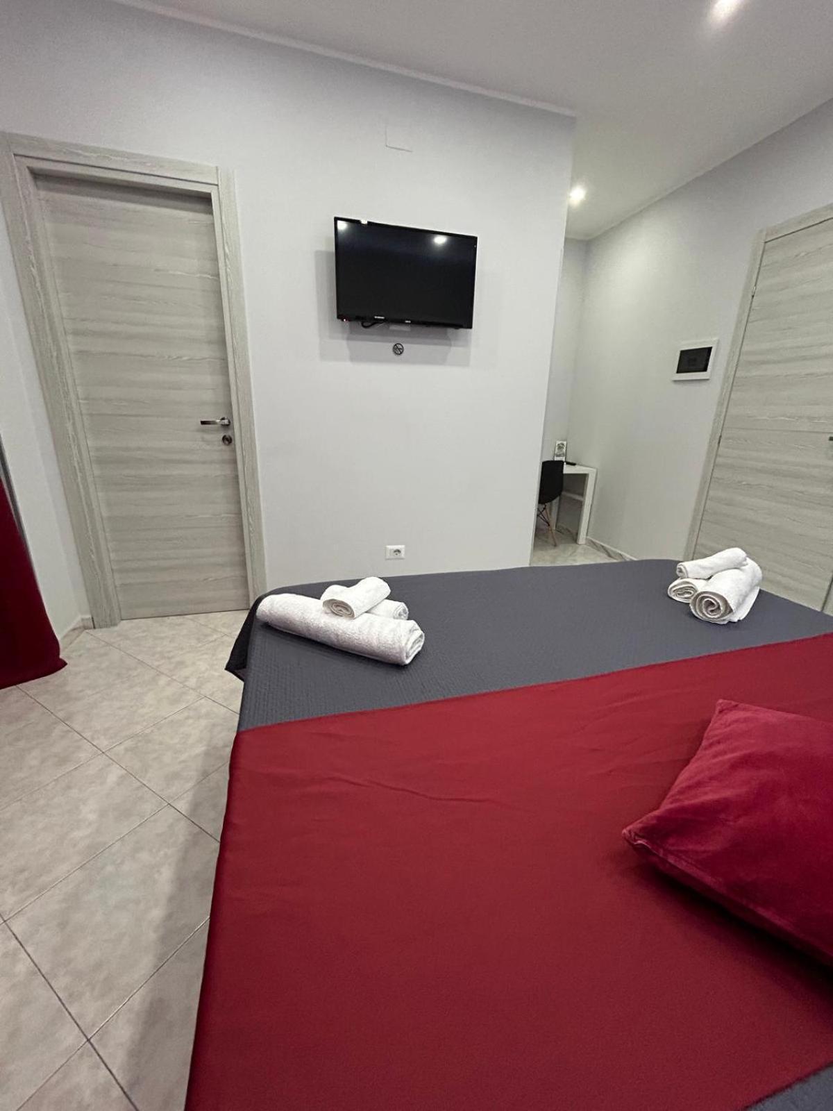 Pacini 88 Rooms And Apartment Catania Centro Kültér fotó