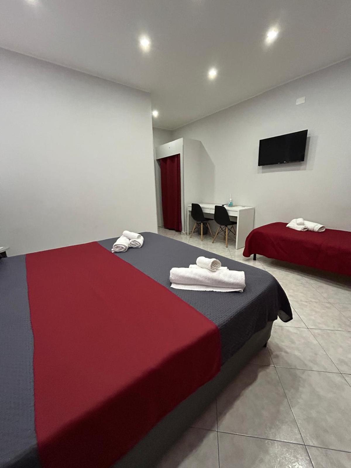 Pacini 88 Rooms And Apartment Catania Centro Kültér fotó